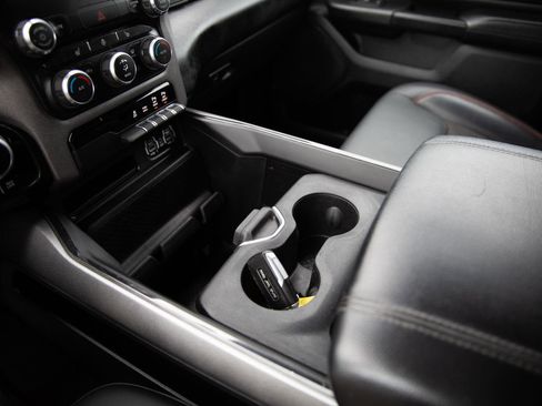 Used 2022 RAM 1500 Big Horn w/ Built-to-serve Edition image 17