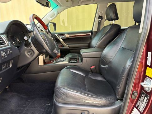 Used 2011 Lexus GX 460 w/ Convenience Pkg image 17