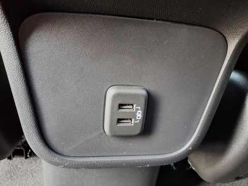 Used 2020 Chevrolet Equinox LT FWD image 25