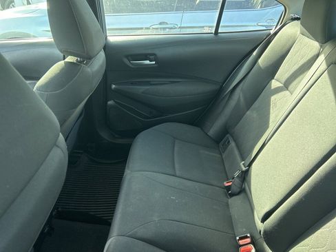 Used 2020 Toyota Corolla LE image 4