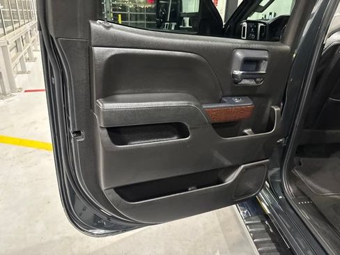 Used 2018 GMC Sierra 2500 SLT w/ Duramax Plus Package AWD/4WD image 19