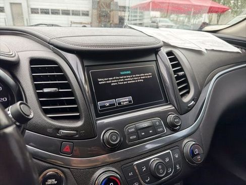 Used 2019 Chevrolet Impala LT FWD image 15