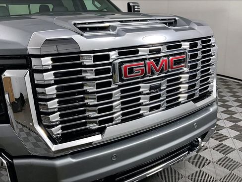 Used 2024 GMC Sierra 2500 Denali w/ Denali Reserve Package AWD/4WD image 31