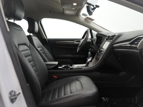 Used 2015 Ford Fusion SE w/ Equipment Group 202A image 11