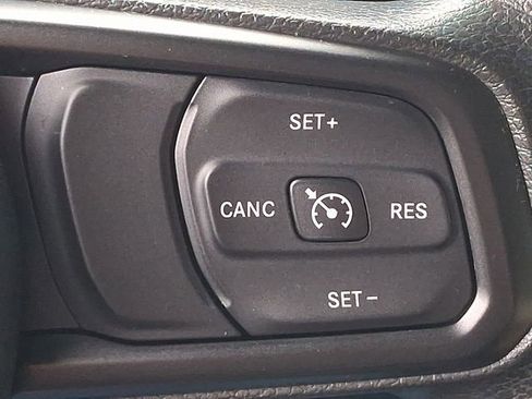 Used 2020 Jeep Wrangler Sport AWD/4WD image 23