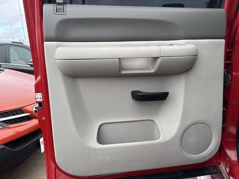 Used 2013 Chevrolet Silverado 2500 LT w/ Texas Edition image 17