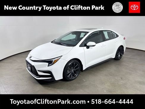 Used 2023 Toyota Corolla SE w/ SE Premium Package image 7