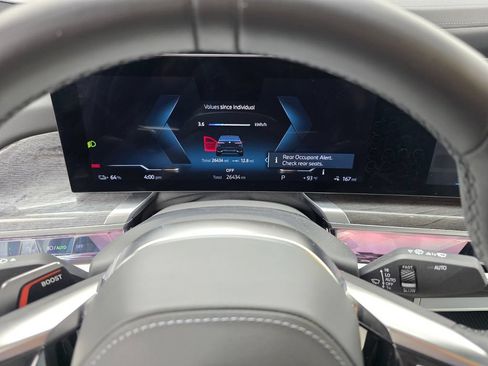 Used 2023 BMW i7 xDrive60 w/ Parking Assistance Package AWD/4WD image 22
