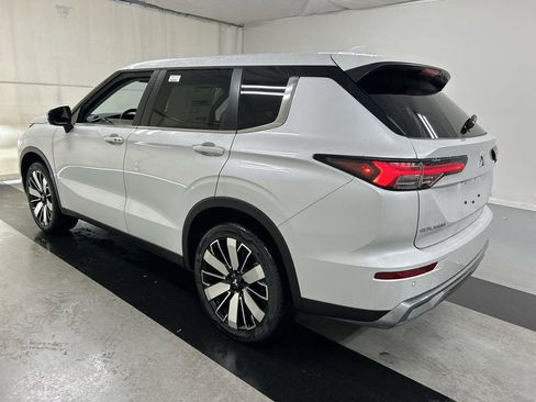 New 2026 Mitsubishi Outlander SE AWD/4WD image 7