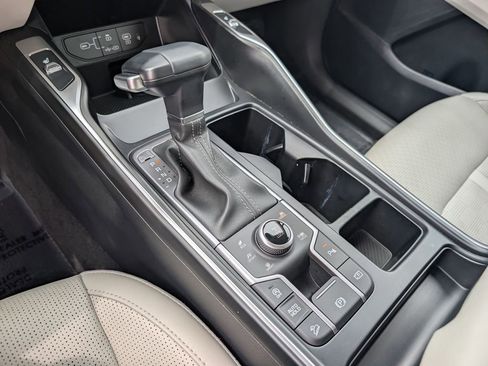 Certified 2025 Kia Sorento S w/ Panoramic Sunroof Package image 32