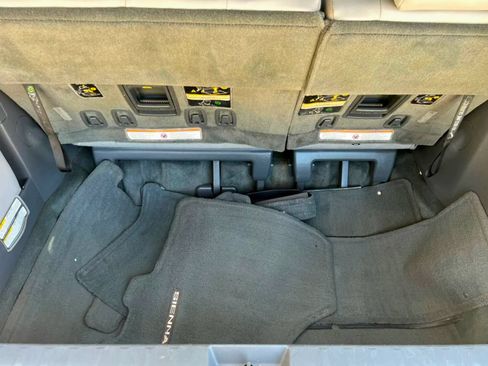 Used 2015 Toyota Sienna XLE w/ XLE Navigation Package FWD image 12