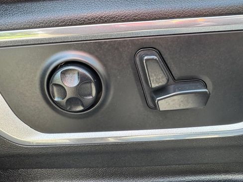 Used 2021 RAM 1500 Laramie AWD/4WD image 46