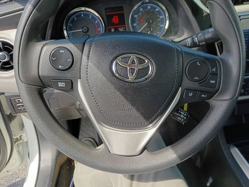 Used 2018 Toyota Corolla LE FWD image 21