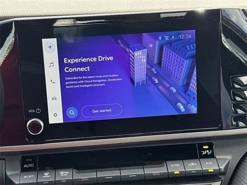 Used 2025 Toyota Camry SE w/ Convenience Package image 17