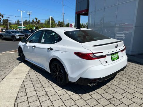 New 2026 Toyota Camry Hybrid AWD/4WD image 3