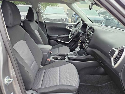 Used 2025 Kia Soul LX image 20