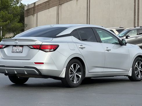 Used 2020 Nissan Sentra SV image 2
