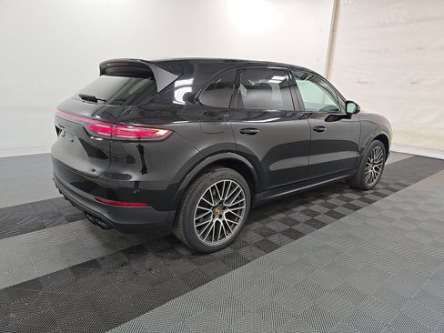 Used 2023 Porsche Cayenne Platinum Edition AWD/4WD image 6