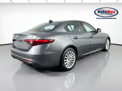 Used 2022 Alfa Romeo Giulia Sprint AWD/4WD image 2