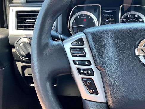 Used 2017 Nissan Titan SV AWD/4WD image 19