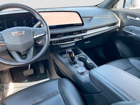 Used 2025 Cadillac XT4 Premium Luxury FWD image 28