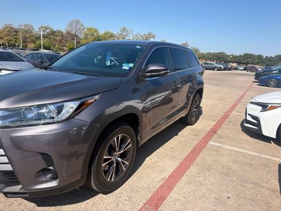 Used 2018 Toyota Highlander LE