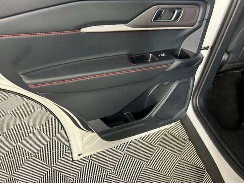 Used 2025 Ford Explorer ST-Line w/ Premium Package image 27