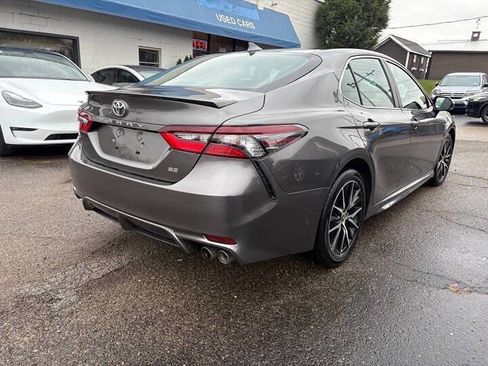Used 2024 Toyota Camry SE image 5