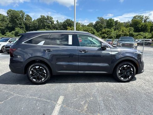 New 2025 Kia Sorento S w/ Panoramic Sunroof Package image 2