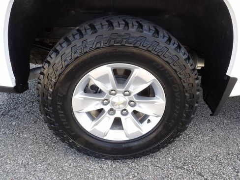 Used 2020 Chevrolet Silverado 1500 LT w/ Convenience Package image 56