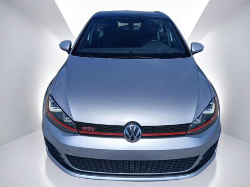 Used 2017 Volkswagen GTI SE FWD image 3
