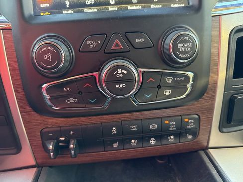 Used 2018 RAM 2500 Laramie w/ Cold Weather Group image 16