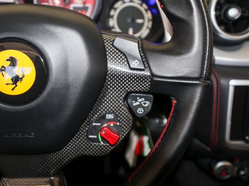Used 2017 Ferrari California T RWD image 33