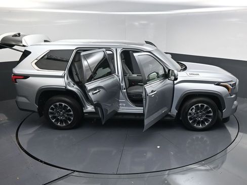 Used 2026 Toyota Sequoia Limited AWD/4WD image 46