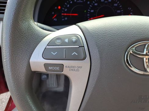 Used 2010 Toyota Camry LE FWD image 31