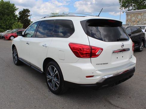 Used 2017 Nissan Pathfinder Platinum w/ Family Entertainment Package image 5