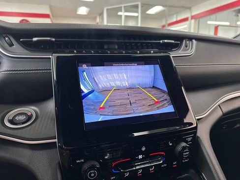 Certified 2023 Jeep Grand Cherokee Altitude AWD/4WD image 27