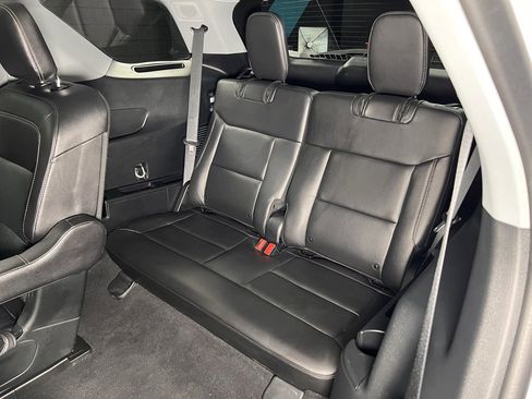 Used 2023 Ford Explorer Limited image 14