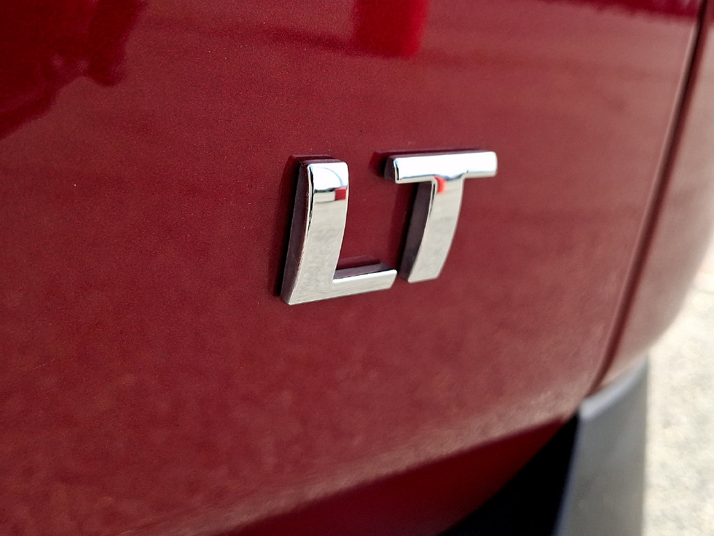 Used 2020 Chevrolet Traverse LT FWD image 30