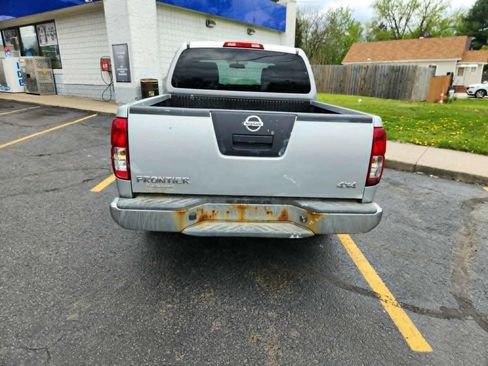 Used 2011 Nissan Frontier S AWD/4WD image 5