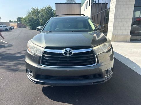 Used 2015 Toyota Highlander XLE FWD image 7