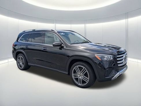 Used 2024 Mercedes-Benz GLS 450 4MATIC image 8