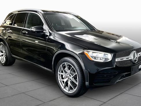 Used 2022 Mercedes-Benz GLC 300 4MATIC image 3