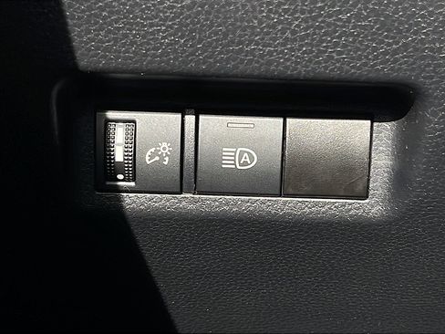 Used 2024 Toyota RAV4 XLE FWD image 21