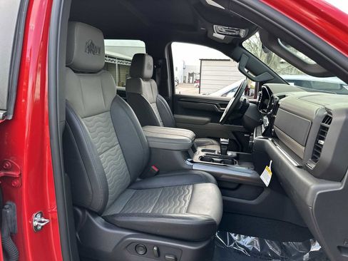 Certified 2024 Chevrolet Silverado 1500 ZR2 w/ ZR2 Bison Edition image 19