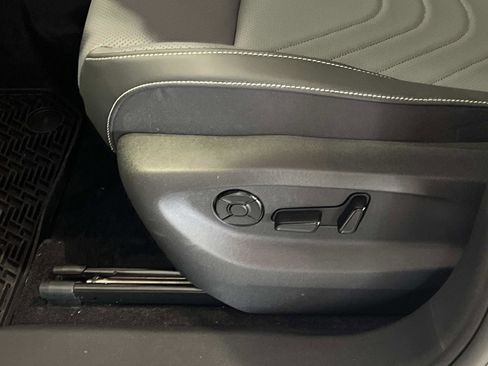 New 2026 Volkswagen Tiguan SE R-Line image 19