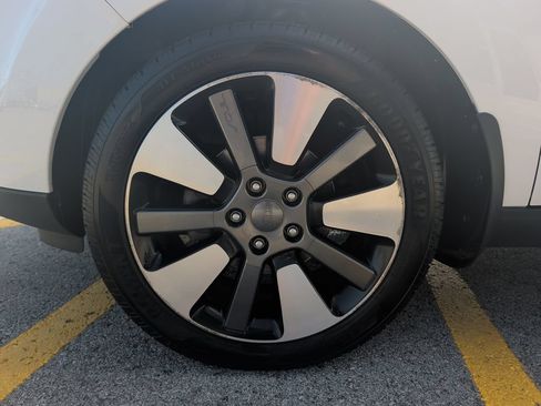 Used 2015 Kia Soul ! FWD image 4