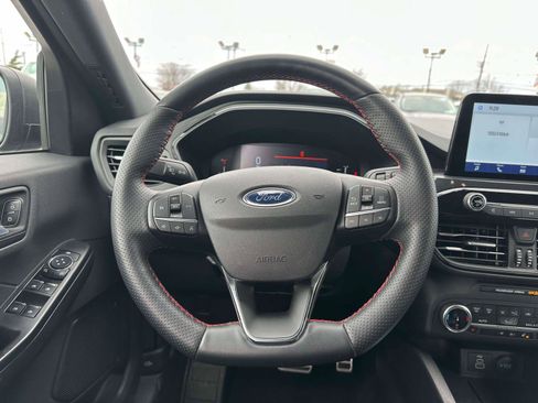 Used 2024 Ford Escape ST-Line image 13