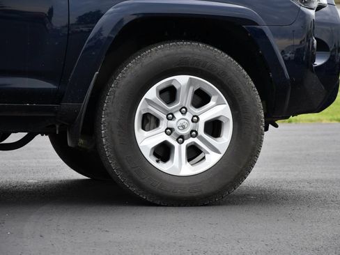 Used 2024 Toyota 4Runner SR5 AWD/4WD image 9