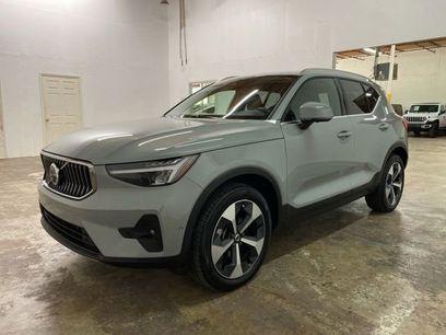 Used 2025 Volvo XC40 B5 Plus